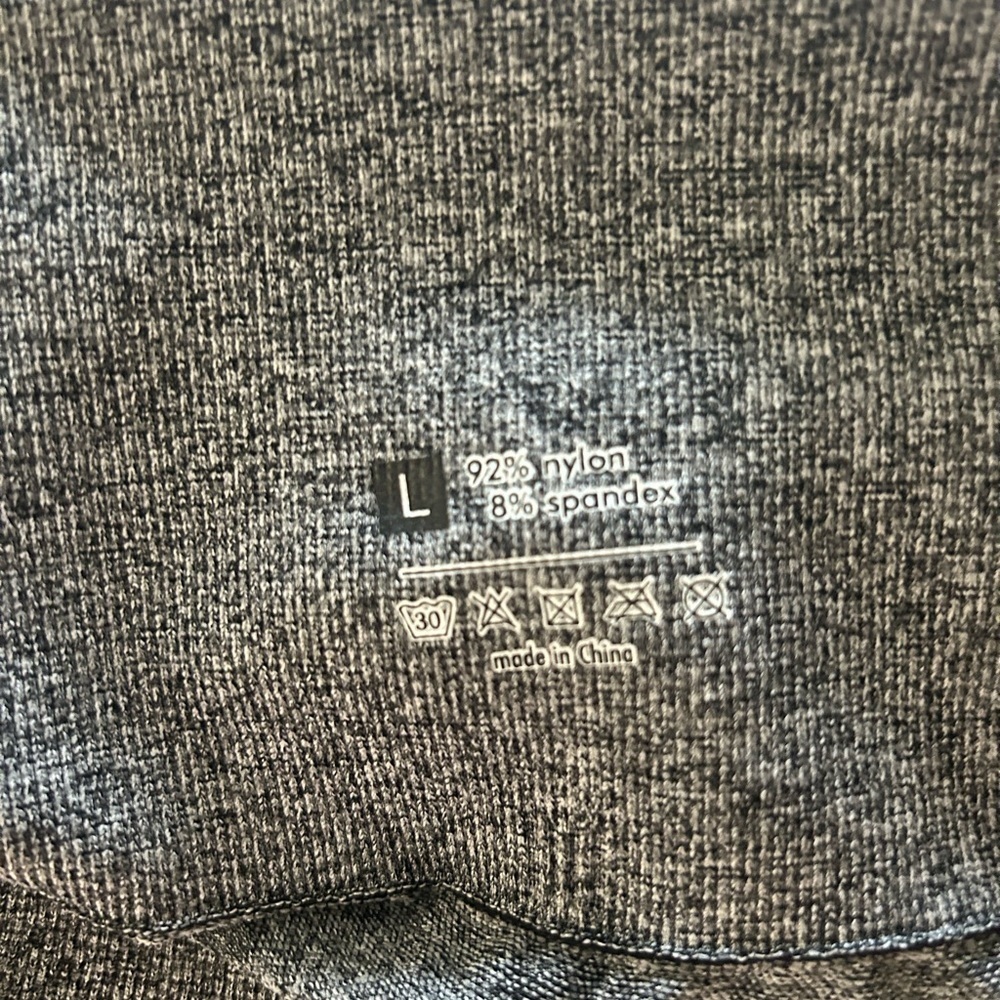 😍Gray Athletic Sweatshorts with Elastic Waistband size large 😍 - Picture 3 of 3